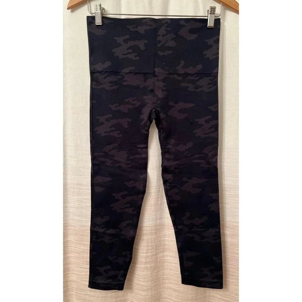 Spanx Look At Me High Waisted Seamless Camo Legging Medium